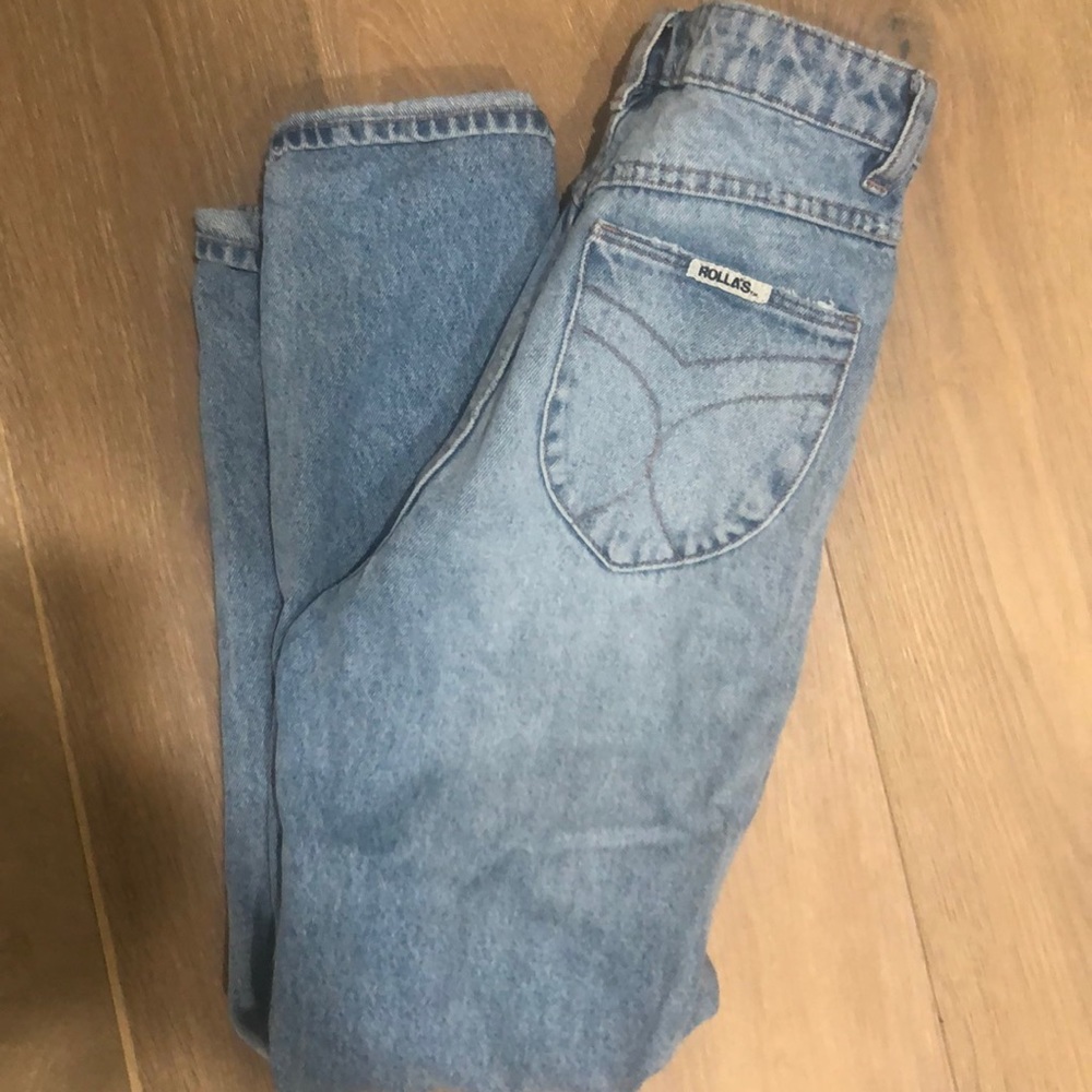 high waisted light wash mom jean